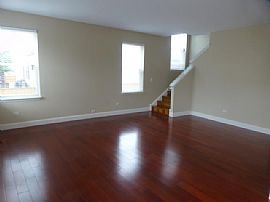 4 Bed, 2.5 Bath, 2613 Sqft, $1,350 in Bolingbrook, IL (Photo 5 of 12)