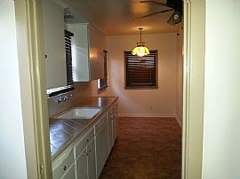 2 Beds 1 Bath  in Fresno, CA (Photo 6 of 12)