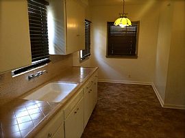 2 Beds 1 Bath  in Fresno, CA (Photo 9 of 12)