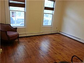 13 Nash St, New Haven, Ct 06511. in New Haven, CT (Photo 2 of 7)