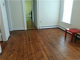 13 Nash St, New Haven, Ct 06511. in New Haven, CT (Photo 4 of 7)