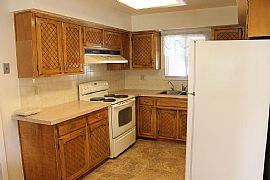 Gorgeous Luxurious Large Three Bedroomno Section 8 in Albuquerque, NM (Photo 3 of 11)