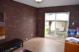  Very Well Maintained 3 Bedroom Brick Ranch House on Quiet Side in Chicago, IL (Photo 3 of 5)