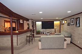  Very Well Maintained 3 Bedroom Brick Ranch House on Quiet Side in Chicago, IL (Photo 4 of 5)