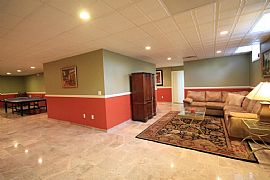 Large Colonial 4 Bedroom, 3.5 Baths in Danbury, CT (Photo 10 of 12)