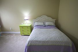 Large Colonial 4 Bedroom, 3.5 Baths in Danbury, CT (Photo 9 of 12)