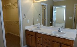 This Nice Home Is Lovely and Great For You and Your Family in Summerville, SC (Photo 10 of 10)