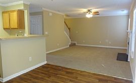 This Nice Home Is Lovely and Great For You and Your Family in Summerville, SC (Photo 2 of 10)