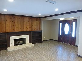 Newly Renovated Large 1,950 Sq Ft 4 Bed 2.5 Bath Home in Anaheim, CA (Photo 3 of 9)