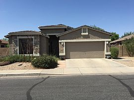 Beautiful Chandler Home in Very Desirable Neighborhood in Chandler, AZ