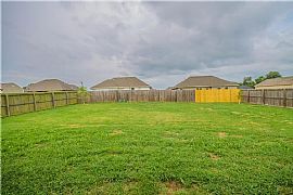 3 Bed, 1880 Sqft, $900 in Bentonville, AR (Photo 11 of 11)