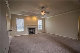 3 Bed, 1880 Sqft, $900 in Bentonville, AR (Photo 2 of 11)