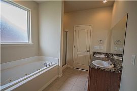 3 Bed, 1880 Sqft, $900 in Bentonville, AR (Photo 7 of 11)