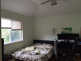 3 Bedroomhome Near 120 Seneca Ave in Staten Island, NY (Photo 2 of 12)