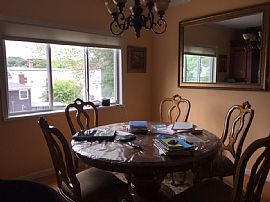 3 Bedroomhome Near 120 Seneca Ave in Staten Island, NY (Photo 5 of 12)