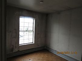 3 Bedroom Home Near 73 Myrtle Ave in Jersey City, NJ (Photo 3 of 9)