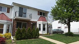 3 Bedroom Home Near 1726 Forest Hill Rd in Staten Island, NY (Photo 2 of 12)