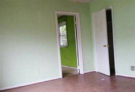 Two Bedroom For Single Family Avaliable in Baltimore, MD (Photo 4 of 6)