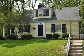  This Charming Cape Cod Home 4 Bedroom and 2 .5 Bath Washer/dry in Louisville, KY