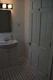  This Charming Cape Cod Home 4 Bedroom and 2 .5 Bath Washer/dry in Louisville, KY (Photo 9 of 12)