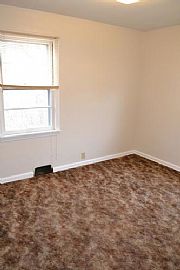 3 Bedroom and 2 Bathroom House with a One Car Detached Garage in Joliet, IL (Photo 6 of 8)