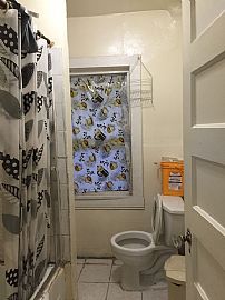 5bedroom Home Near 4072 Gleane St in Flushing, NY (Photo 4 of 8)