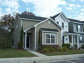 Nice 3 Bedroom Townhome with Master Down. Two Bathroom in Goose Creek, SC