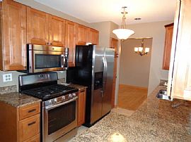Perfect Rental in Great Neighborhood. in Buffalo Grove, IL (Photo 3 of 7)