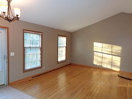 Perfect Rental in Great Neighborhood. in Buffalo Grove, IL (Photo 7 of 7)