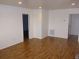 4bedroom Home Near 1855 Evergreen St in San Diego, CA (Photo 5 of 8)