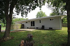 This 3-Bedroom, 2-Bath Ranch Home with Over 2,000 Sqft  in Glen Carbon, IL (Photo 3 of 8)