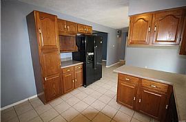 This 3-Bedroom, 2-Bath Ranch Home with Over 2,000 Sqft  in Glen Carbon, IL (Photo 6 of 8)