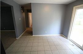 This 3-Bedroom, 2-Bath Ranch Home with Over 2,000 Sqft  in Glen Carbon, IL (Photo 7 of 8)