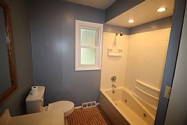 This 3-Bedroom, 2-Bath Ranch Home with Over 2,000 Sqft  in Glen Carbon, IL (Photo 8 of 8)