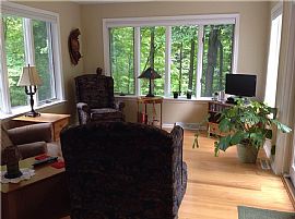 3 Bed, 1.5 Bath, 1921 Sqft, $1,200 in Syracuse, NY (Photo 3 of 10)