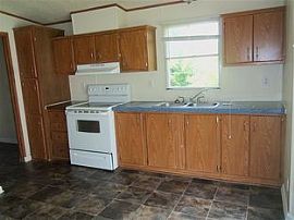 3 Beds 2 Baths 1,200 Sqft in Oak Grove, KY (Photo 7 of 8)