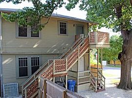 3 Beds 1 Bath 1,122 Sqft in San Antonio, TX (Photo 10 of 12)