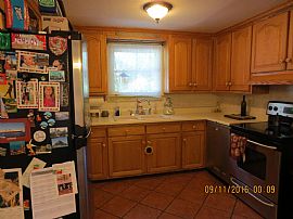 Charming Single Family Home in Exeter, NH (Photo 2 of 8)