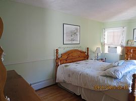 Charming Single Family Home in Exeter, NH (Photo 3 of 8)