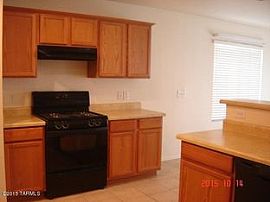 1279 S Flaxseed Dr, Tucson, Az 85713 in Tucson, AZ (Photo 4 of 12)