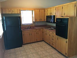 Nice 3 Bd, 1.5 Bath, 1 Car Garage Home in Liberty, MO (Photo 2 of 7)