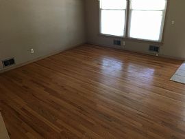 Nice 3 Bd, 1.5 Bath, 1 Car Garage Home in Liberty, MO (Photo 3 of 7)