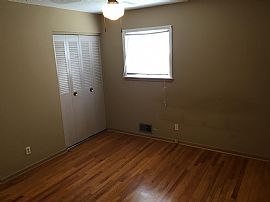 Nice 3 Bd, 1.5 Bath, 1 Car Garage Home in Liberty, MO (Photo 6 of 7)