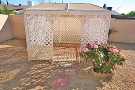 House in Quiet Area, Spacious with Big Kitchen in Glendale, AZ (Photo 2 of 5)