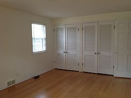 1053 Eastwood Ave Se in Grand Rapids, MI (Photo 7 of 11)