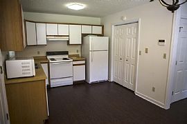 Lovely Home on Cue-De-Sac in Quiet Neighborhood in Haw Creek in Asheville, NC (Photo 2 of 8)