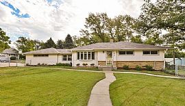 Lovely 3 Bed, 2 Bath Walkout Ranch on Corner Lot with 2 Drivewa in Omaha, NE