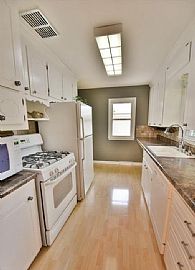 Lovely 3 Bed, 2 Bath Walkout Ranch on Corner Lot with 2 Drivewa in Omaha, NE (Photo 2 of 7)