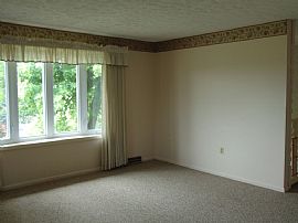 69960 Crescent Rd, Saint Clairsville, Oh 43950. in Saint Clairsville, OH (Photo 7 of 12)