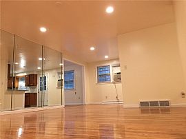 Gorgeous Quality Single Family House at Excellent Location Newl in New Haven, CT (Photo 3 of 9)